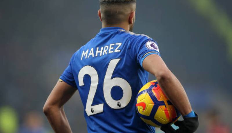 ليستر سيتي يُوضح حقيقة إعتزال محرز !