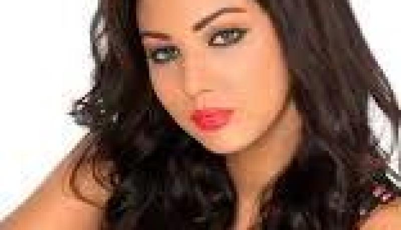 المغربية ابتسام تسكت تحضر لديو مع نجم أمريكي