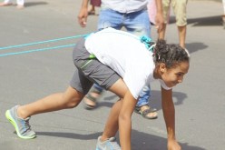 فيديو لفتاة مغربية تسحب سيارة بشعرها في برنامج المواهب