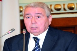 الرئيس الفرنسي أول من يعـلم