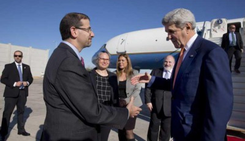 كيري يصف عمليات الطعن والدهس بالسيارات في فلسطين بالأعمال الإرهابية