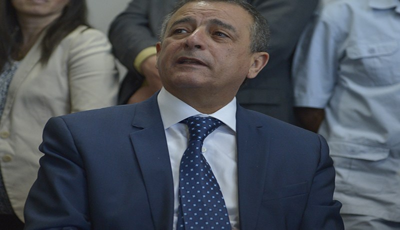 بوشوارب يسمح لـ صاحبة الجلالة