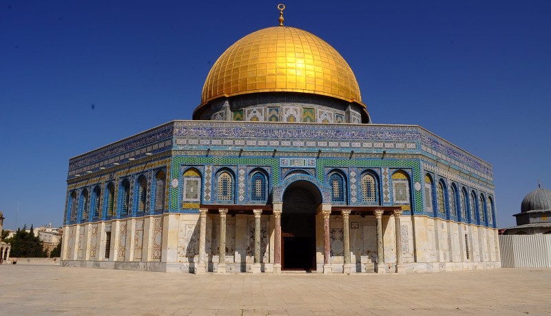 300 فلسطيني يغادرون غزة للصلاة في الأقصى
