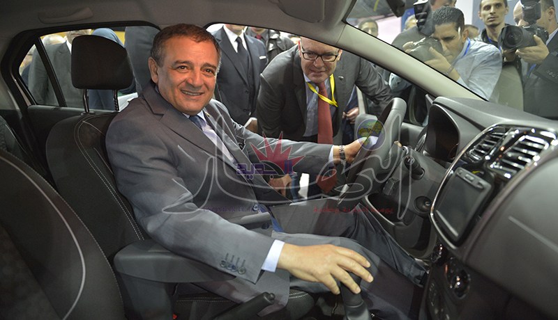 تأجيل التوقيع على مشروع مصنع بيجو للسيارات لوقت لاحق