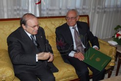 بوتفليقة يعزي أسرة بوعلام بسايح ويشيد بخصال الفقيد