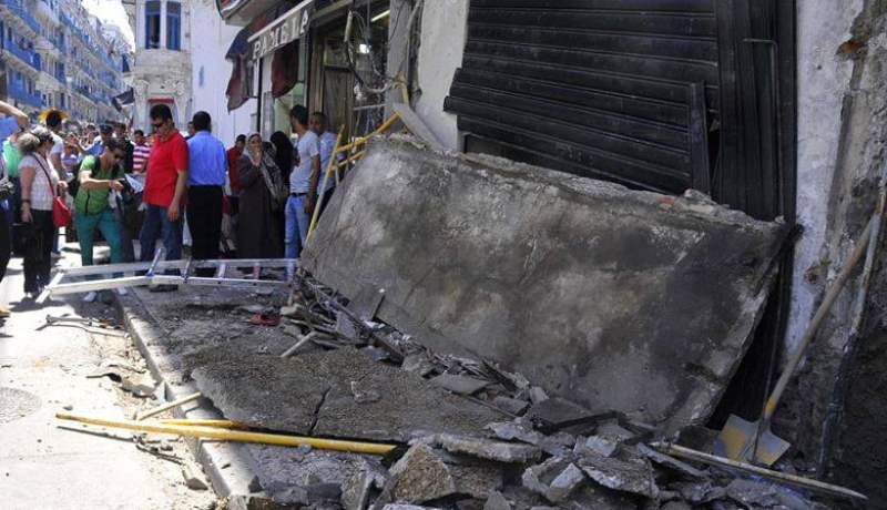 وفاة شخص وجرح آخر إثر سقوط الغطاء الأمامي لمحل تجاري بوسط الجزائر العاصمة