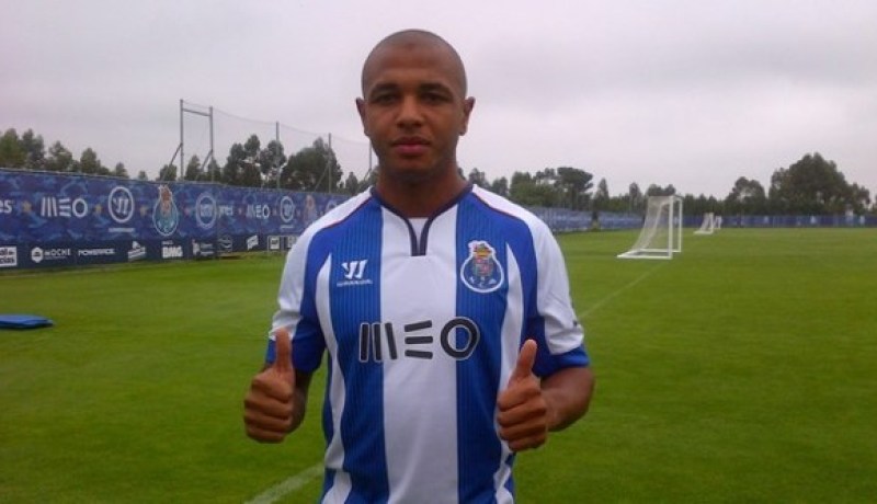 براهيمي قريب جدا من الانتقال إلى تشيلسي