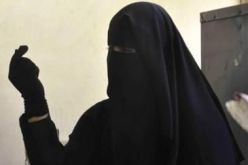 بالفيديو وصلة رقص لفتاة منقبة أمام المارة تثير حالة من الجدل