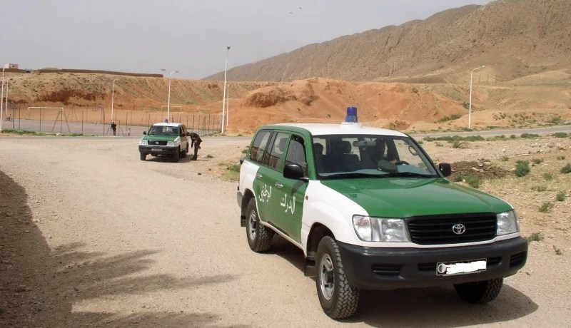 القضاء على مهرب واسترجاع سيارة رباعية الدفع وكلاشينكوف في بشار