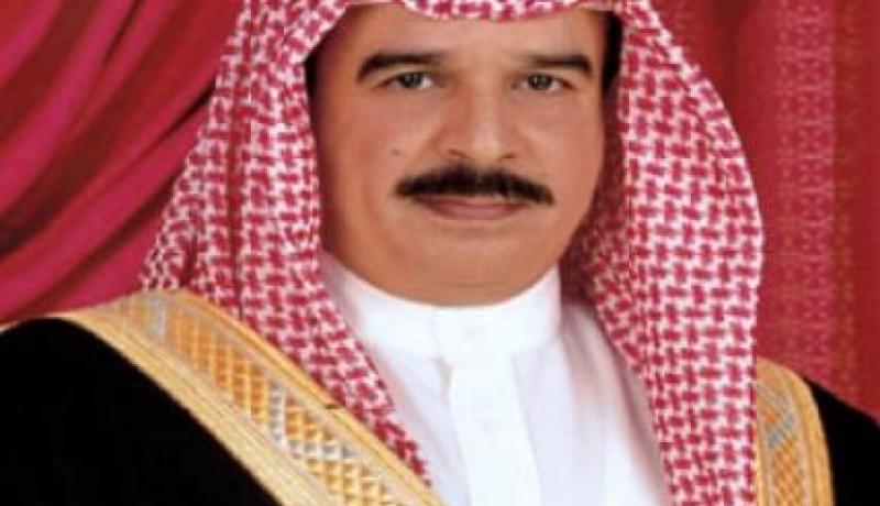 الحكم بالسجن على شخصين بتهمة اهانة ملك البحرين عبر تويتر