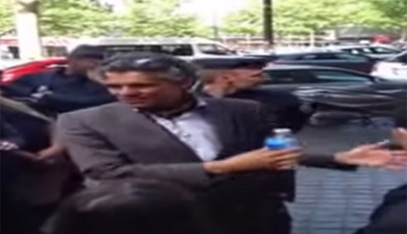 بالفيديو رشيد نكاز في مسيرة ضد الغاز الصخري في باريس