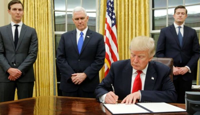 ترامب يلغي السياسات المناخية الخاصة بأوباما ويصفها بالخدعة