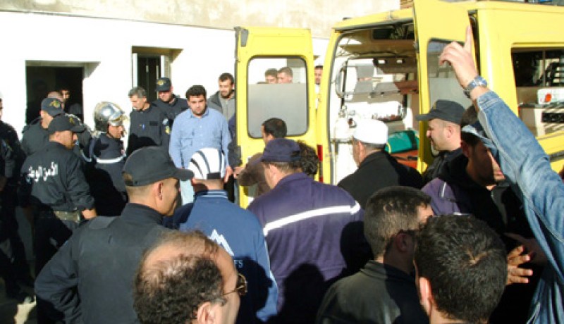 كهل يقدم على ذبح زوجته وابنيه في بجاية