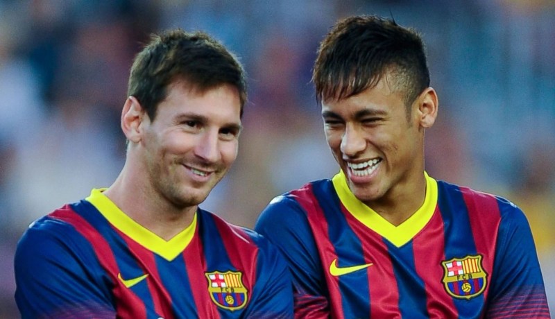 برشلونة يعرض ميزات عقد الرعاية الجديد بمشاركة ميسي ونيمار