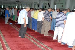 مكبّرات الصوت خارج أسوار المسجد ممنوعة في صلاة التراويح