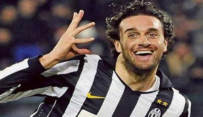 لوكا توني مهاجم جوفنتوس الايطالي يقترب من النصر الإماراتي