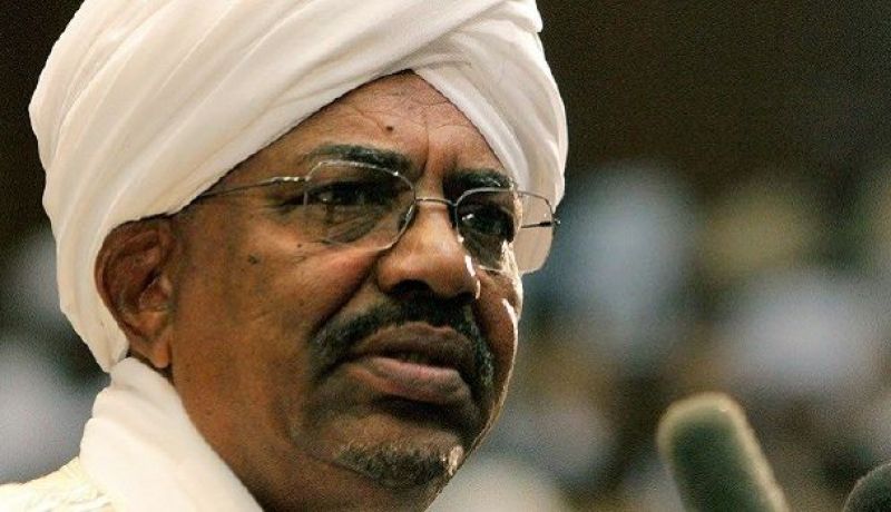 الجنائية تطارد البشير في الهند وتطالب باعتقاله