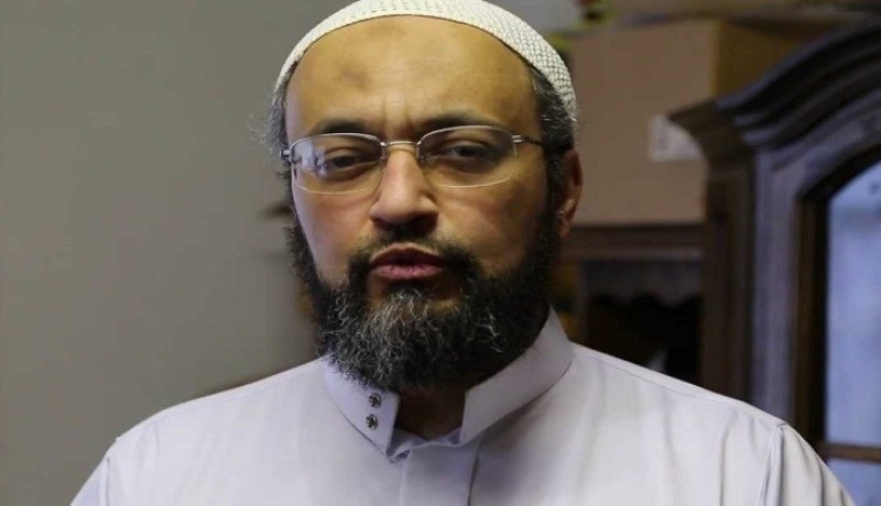 فرنسا تطرد حفيد مؤسس جماعة الإخوان المسلمين