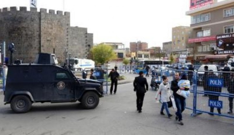 مقتل ثلاثة في اشتباكات بحظر تجول في تركيا