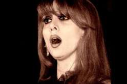 نجل الفنانة فيروز يعلن اعتزال أمه للغناء