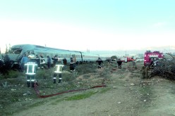 قتيل و16 جريحا في حادث اصطدام قطار بشاحنة في سيدي بلعباس