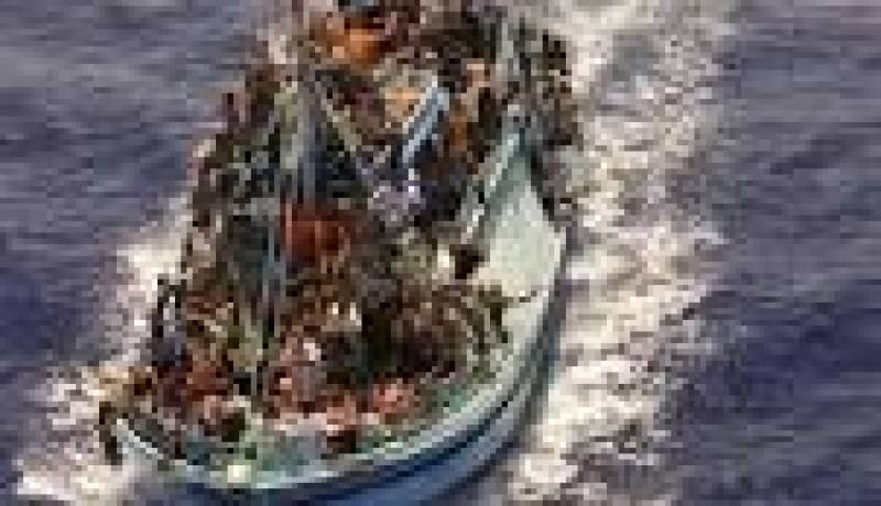 فقدان 400 مهاجر على سواحل إيطاليا