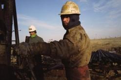 الإتحادية الوطنية لعمال النفط تعجّل بعث المفاوضات حول النظام التعويضي