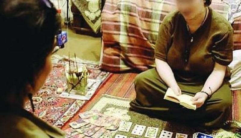القبض على امرأتين بتهمة النصب بإستعمال الشعوذة بمستغانم