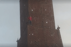 تونسي يحاول الإنتحار مطالبا بعودة أوباما  إلى الحكم