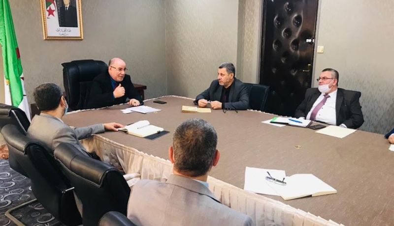 وزير الشؤون الدينية يتابع مع إطارات الوزارة برنامج شهر رمضان
