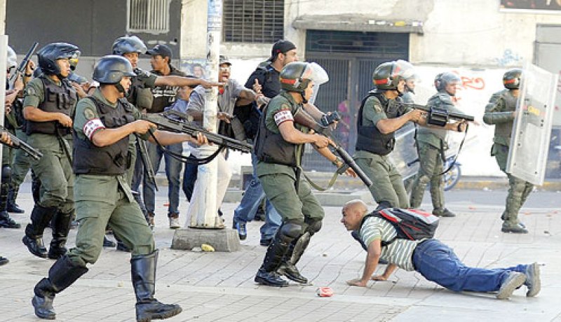 مقتل شخص خلال مظاهرة احتجاجا على تردي الأوضاع الاقتصادية في فنزويلا