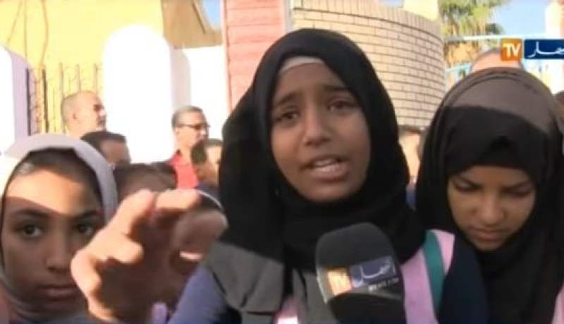 بالفيديو سكان وتلاميذ الرباح بالوادي يحتجون للمطالبة بتوفير الأمن بعد مقتل زميلتهم