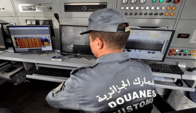 حجز كاميرات مراقبة وأجهزة طالكي والكي بميناء مستغانم
