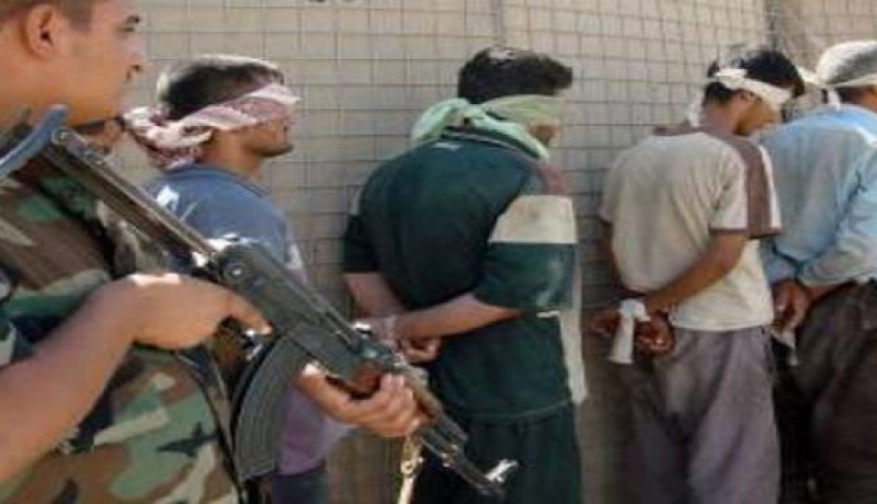 الجيش الإسرائيلي يعتقل 16 فلسطينيا من بينهم صحفي بالضفة الغربية