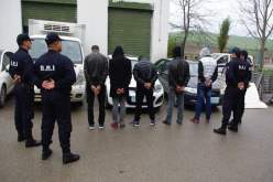 الإطاحة بعصابة تخزّن «الكاشيات» داخل عدادات الكهرباء وفي شقوق الجدران بعين البينان