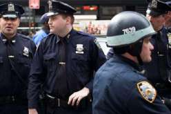 الشرطة تقتل مسلحا هاجم أشخاص بساطور في لوس انجلوس