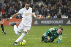 بالفيديو.. مُراوغة نجم “مارسيليا” القاتلة تبعث حارسا جزائريا للمُستشفى