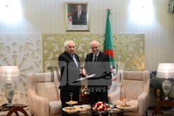 الراغب في الترشح علي زغدود يودع ملف ترشحه لدى السلطة