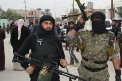 داعش  يفرض حظرا للتجوال في دير الزور