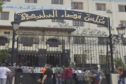 تأخير موعد المحاكمة لتلبية رغبات الخليفة