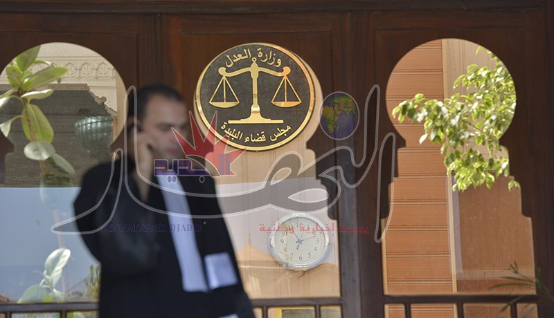 وثائق جديدة تصدم القاضي وتقلب الموازين لصالح الخليفة