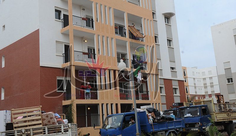 ولاية الجزائر ترحل 11 عائلة تقطن بالمدارس إلى مساكن جديدة