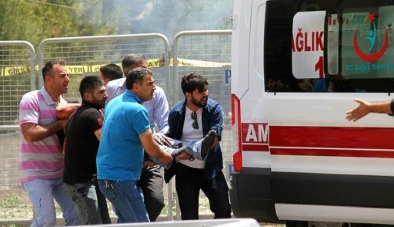 خمسة قتلى و 51 جريحا جراء تفجير سيارة مفخخة أمام مركز للشرطة في تركيا