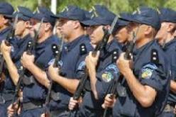 أمن ولاية الجزائر يواصل عملية توزيع الوجبات الساخنة على الأشخاص دون مأوى