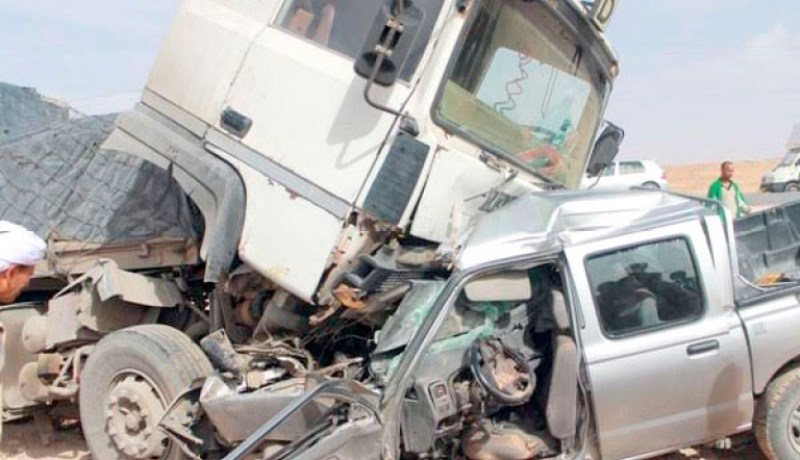 سطيف: وفاة شاب في إصطدام سيارة بشاحنة