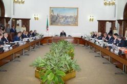 الحكومة تعلن عن انتهاء عطلة وزرائها