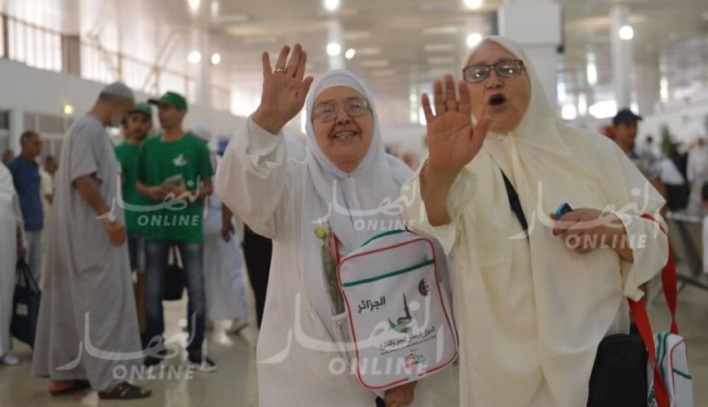 بالصور.. إنطلاق أول فوج من الحجاج الجزائريين من مطار هواري بومدين