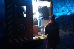 البويرة: انقاذ 4 اشخاص كانوا عالقين داخل سيارة بسبب تساقط الثلوج بأسول