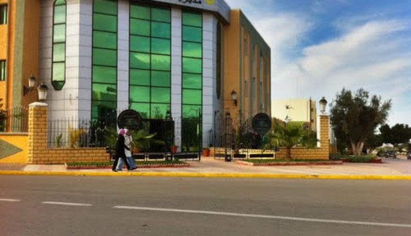 التحقيق مع مدير الأشغال العمومية واطارات بتبسة في قضايا فساد