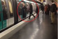 فيديو جماهير تشلسي في باريس يتعاملون بعنصرية مع رجل ذو بشرة سوداء وبلاتير يرد عليهم